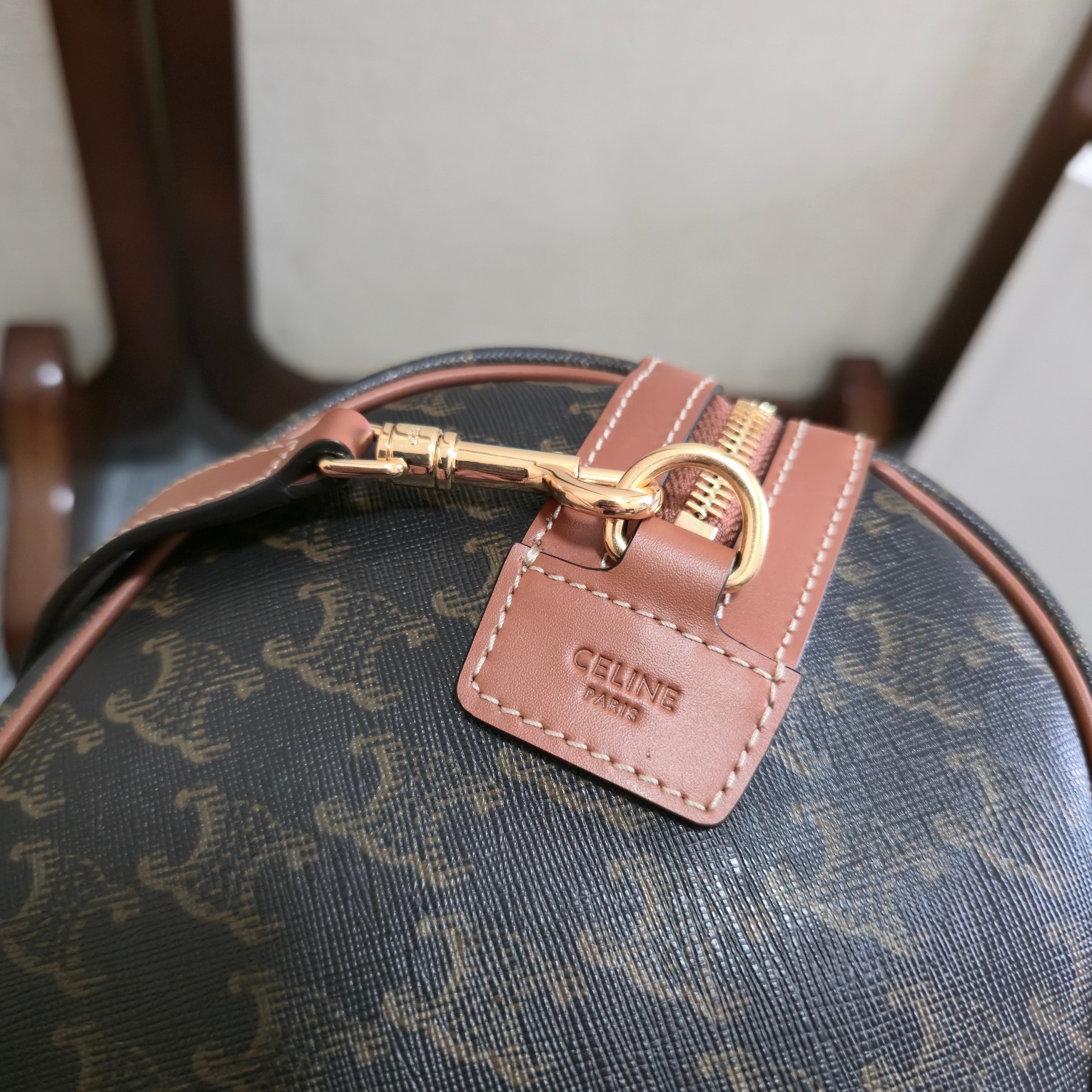 CELIN* LARGE BOSTON - 31x20x17cm [119572] CELINE CHANEL ACCESSORIES LOEWE SHOES LOUIS VUITTON DIRO YSL OTHER BRAND HANDBAGS BALENCIAGA BOTTEGA VENETA GOYARD HERMES BURBERRY VALENTINO GUCCI FENDI MIUMIU CHLOE PRADA BVLGARI SUITCASE NEW ARRIVAL 