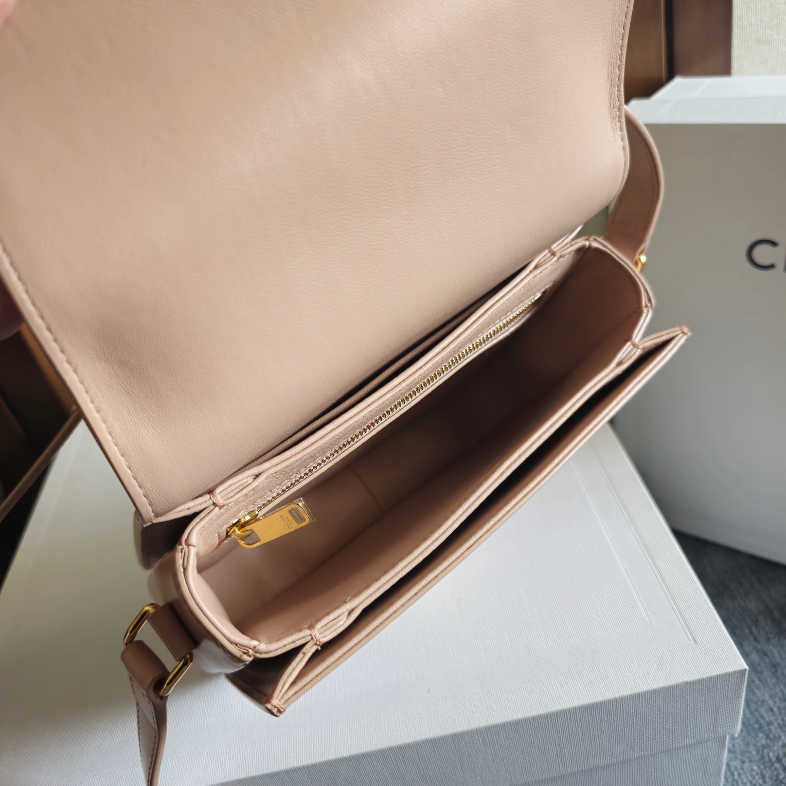 CELIN* TEEN TRIOMPHE BAG - 18.5*13.5*7CM [188423-4] CELINE CHANEL ACCESSORIES LOEWE SHOES LOUIS VUITTON DIRO YSL OTHER BRAND HANDBAGS BALENCIAGA BOTTEGA VENETA GOYARD HERMES BURBERRY VALENTINO GUCCI FENDI MIUMIU CHLOE PRADA BVLGARI SUITCASE NEW ARRIVAL 