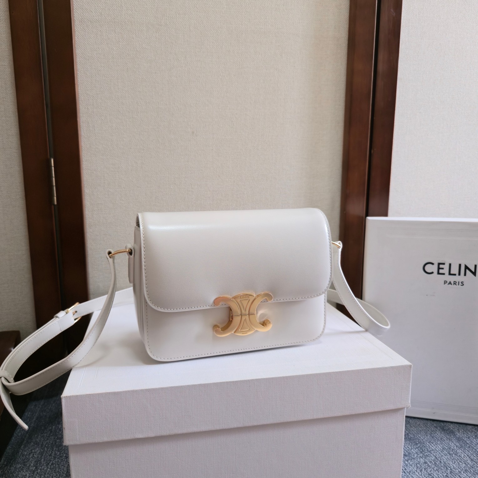 CELIN* TEEN TRIOMPHE BAG - 18.5*13.5*7CM [188423-2] CELINE CHANEL ACCESSORIES LOEWE SHOES LOUIS VUITTON DIRO YSL OTHER BRAND HANDBAGS BALENCIAGA BOTTEGA VENETA GOYARD HERMES BURBERRY VALENTINO GUCCI FENDI MIUMIU CHLOE PRADA BVLGARI SUITCASE NEW ARRIVAL 