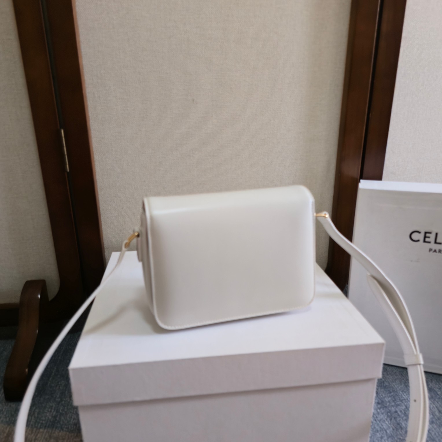 CELIN* TEEN TRIOMPHE BAG - 18.5*13.5*7CM [188423-2] CELINE CHANEL ACCESSORIES LOEWE SHOES LOUIS VUITTON DIRO YSL OTHER BRAND HANDBAGS BALENCIAGA BOTTEGA VENETA GOYARD HERMES BURBERRY VALENTINO GUCCI FENDI MIUMIU CHLOE PRADA BVLGARI SUITCASE NEW ARRIVAL 