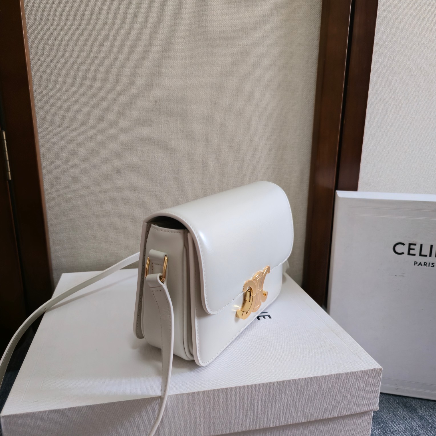 CELIN* TEEN TRIOMPHE BAG - 18.5*13.5*7CM [188423-2] CELINE CHANEL ACCESSORIES LOEWE SHOES LOUIS VUITTON DIRO YSL OTHER BRAND HANDBAGS BALENCIAGA BOTTEGA VENETA GOYARD HERMES BURBERRY VALENTINO GUCCI FENDI MIUMIU CHLOE PRADA BVLGARI SUITCASE NEW ARRIVAL 
