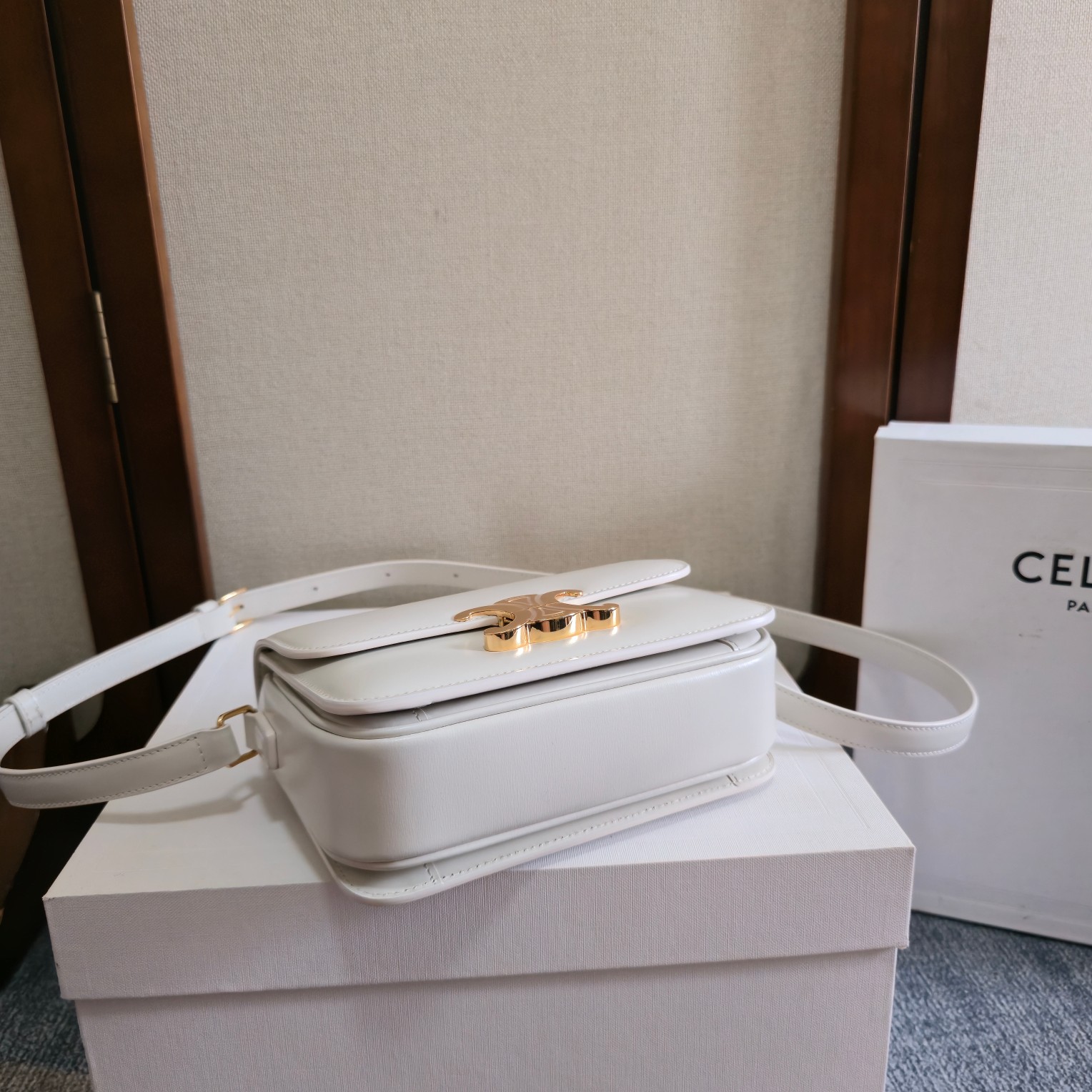 CELIN* TEEN TRIOMPHE BAG - 18.5*13.5*7CM [188423-2] CELINE CHANEL ACCESSORIES LOEWE SHOES LOUIS VUITTON DIRO YSL OTHER BRAND HANDBAGS BALENCIAGA BOTTEGA VENETA GOYARD HERMES BURBERRY VALENTINO GUCCI FENDI MIUMIU CHLOE PRADA BVLGARI SUITCASE NEW ARRIVAL 