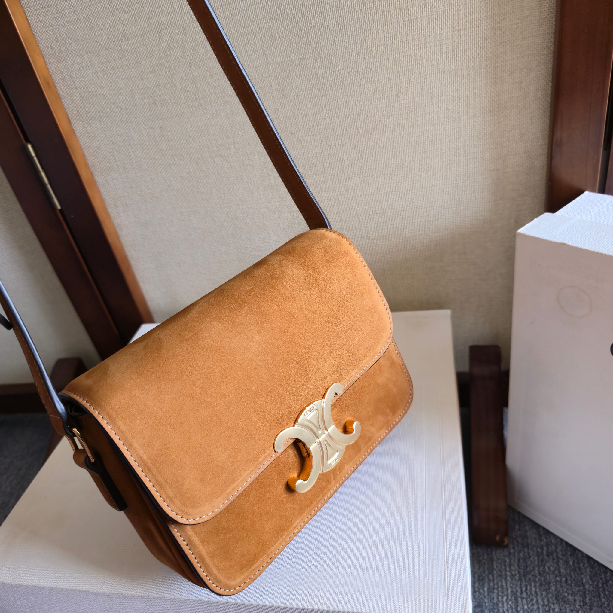 CELIN* TEEN TRIOMPHE BAG - 18.5*13.5*7CM [188423] CELINE CHANEL ACCESSORIES LOEWE SHOES LOUIS VUITTON DIRO YSL OTHER BRAND HANDBAGS BALENCIAGA BOTTEGA VENETA GOYARD HERMES BURBERRY VALENTINO GUCCI FENDI MIUMIU CHLOE PRADA BVLGARI SUITCASE NEW ARRIVAL 