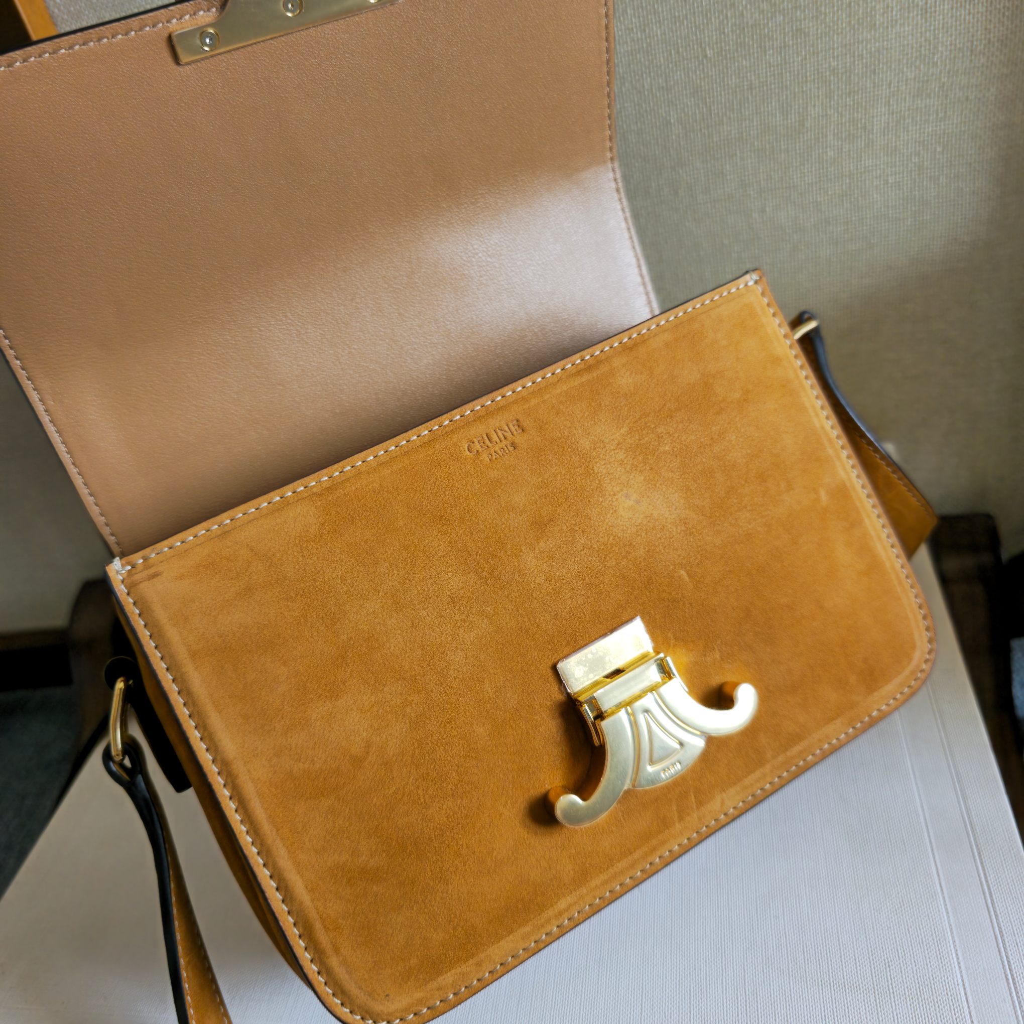 CELIN* TEEN TRIOMPHE BAG - 18.5*13.5*7CM [188423] CELINE CHANEL ACCESSORIES LOEWE SHOES LOUIS VUITTON DIRO YSL OTHER BRAND HANDBAGS BALENCIAGA BOTTEGA VENETA GOYARD HERMES BURBERRY VALENTINO GUCCI FENDI MIUMIU CHLOE PRADA BVLGARI SUITCASE NEW ARRIVAL 