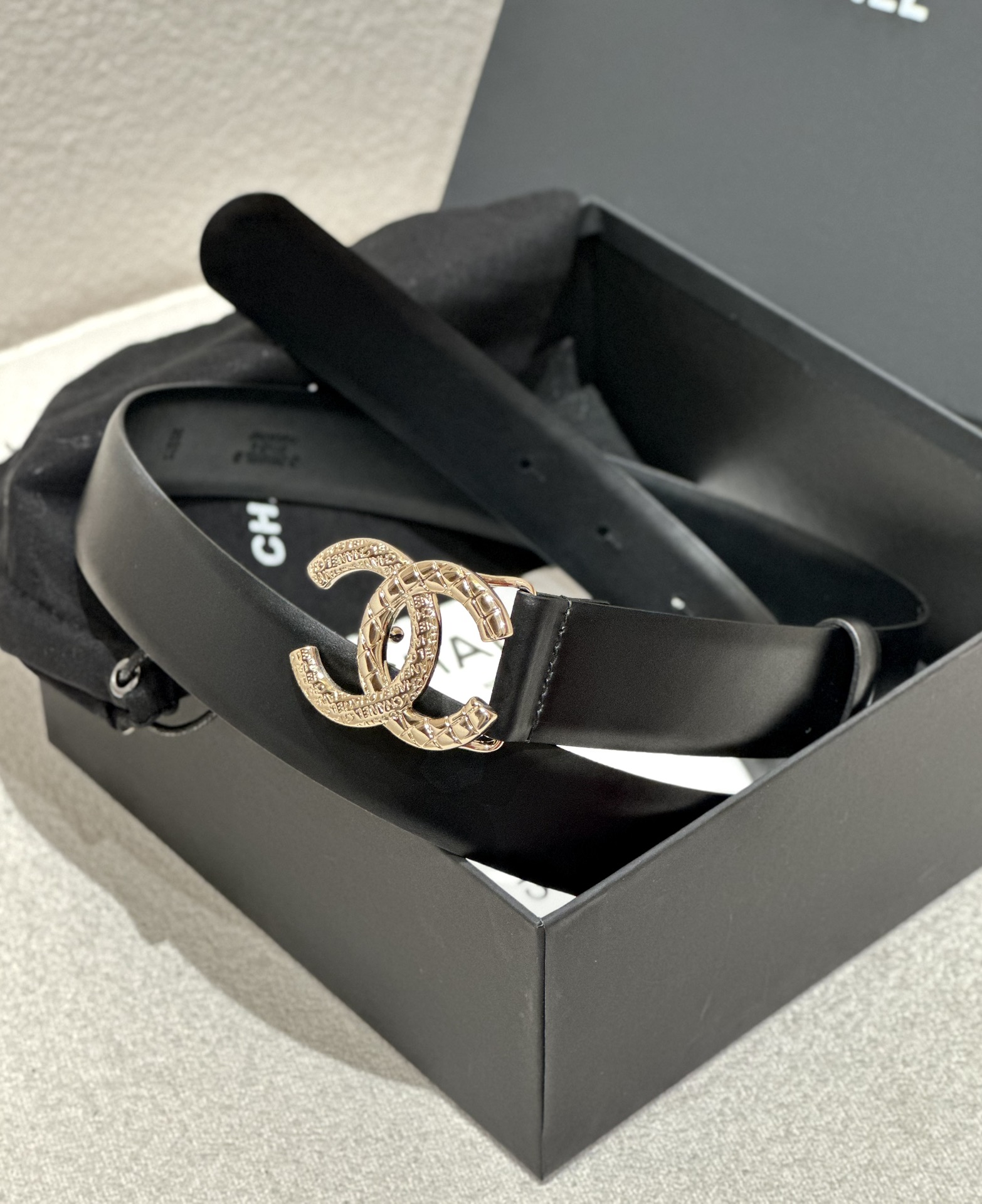 CL BELT [C21P9-032728] CELINE CHANEL ACCESSORIES LOEWE SHOES LOUIS VUITTON DIRO YSL OTHER BRAND HANDBAGS BALENCIAGA BOTTEGA VENETA GOYARD HERMES BURBERRY VALENTINO GUCCI FENDI MIUMIU CHLOE PRADA BVLGARI SUITCASE NEW ARRIVAL 