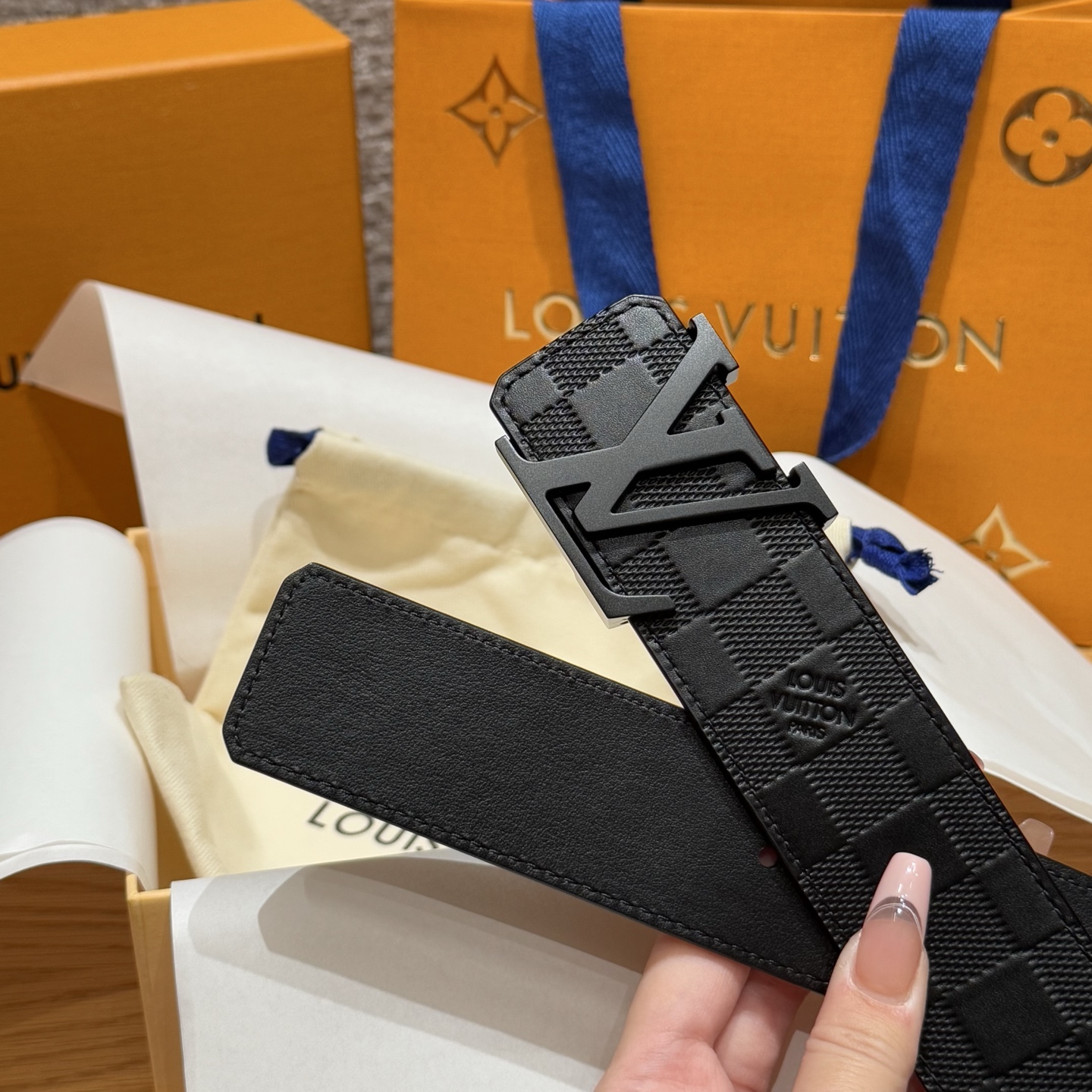 LOUIS VUITTON BELT [C21P9-032435] CELINE CHANEL ACCESSORIES LOEWE SHOES LOUIS VUITTON DIRO YSL OTHER BRAND HANDBAGS BALENCIAGA BOTTEGA VENETA GOYARD HERMES BURBERRY VALENTINO GUCCI FENDI MIUMIU CHLOE PRADA BVLGARI SUITCASE NEW ARRIVAL 