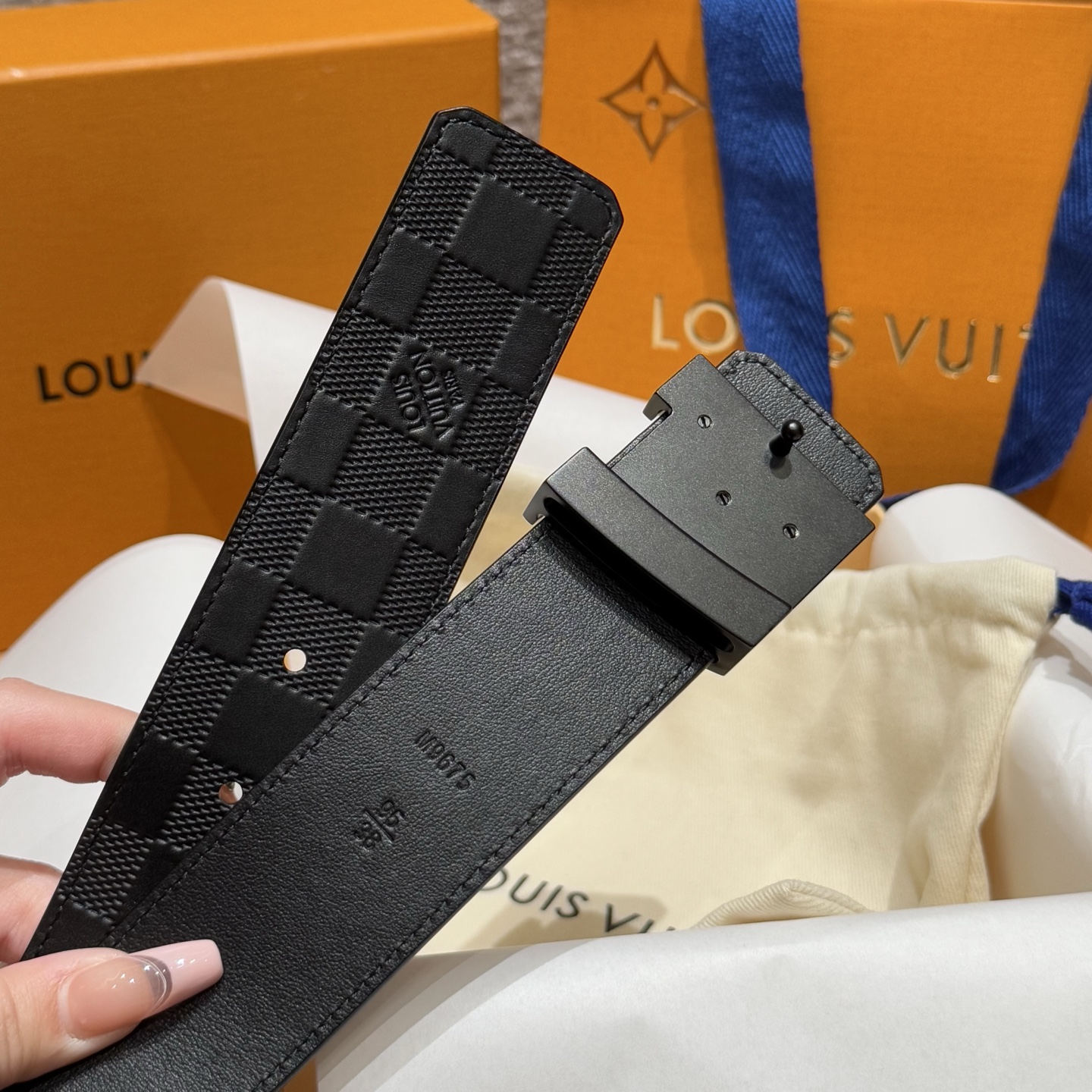 LOUIS VUITTON BELT [C21P9-032435] CELINE CHANEL ACCESSORIES LOEWE SHOES LOUIS VUITTON DIRO YSL OTHER BRAND HANDBAGS BALENCIAGA BOTTEGA VENETA GOYARD HERMES BURBERRY VALENTINO GUCCI FENDI MIUMIU CHLOE PRADA BVLGARI SUITCASE NEW ARRIVAL 