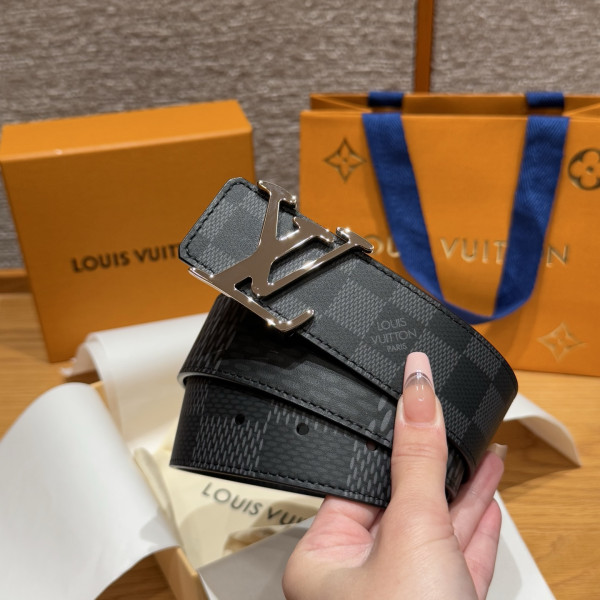 LOUIS VUITTON BELT [C21P9-032332] CELINE CHANEL ACCESSORIES LOEWE SHOES LOUIS VUITTON DIRO YSL OTHER BRAND HANDBAGS BALENCIAGA BOTTEGA VENETA GOYARD HERMES BURBERRY VALENTINO GUCCI FENDI MIUMIU CHLOE PRADA BVLGARI SUITCASE NEW ARRIVAL 