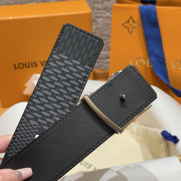 LOUIS VUITTON BELT [C21P9-032332] CELINE CHANEL ACCESSORIES LOEWE SHOES LOUIS VUITTON DIRO YSL OTHER BRAND HANDBAGS BALENCIAGA BOTTEGA VENETA GOYARD HERMES BURBERRY VALENTINO GUCCI FENDI MIUMIU CHLOE PRADA BVLGARI SUITCASE NEW ARRIVAL 