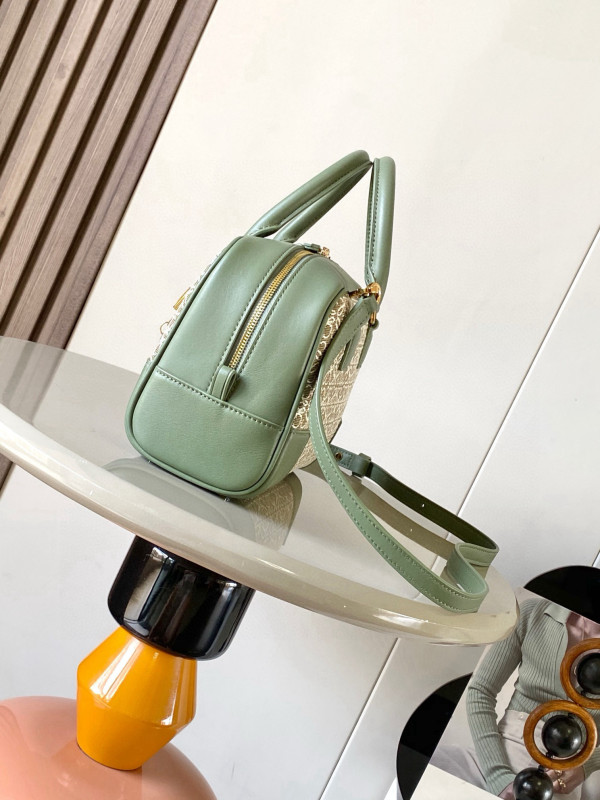 Loewe Amazona 23 bag in soft grained calfskin - 23*10*15CM [C21P8-084840] CELINE CHANEL ACCESSORIES LOEWE SHOES LOUIS VUITTON DIRO YSL OTHER BRAND HANDBAGS BALENCIAGA BOTTEGA VENETA GOYARD HERMES BURBERRY VALENTINO GUCCI FENDI MIUMIU CHLOE PRADA BVLGARI SUITCASE NEW ARRIVAL 