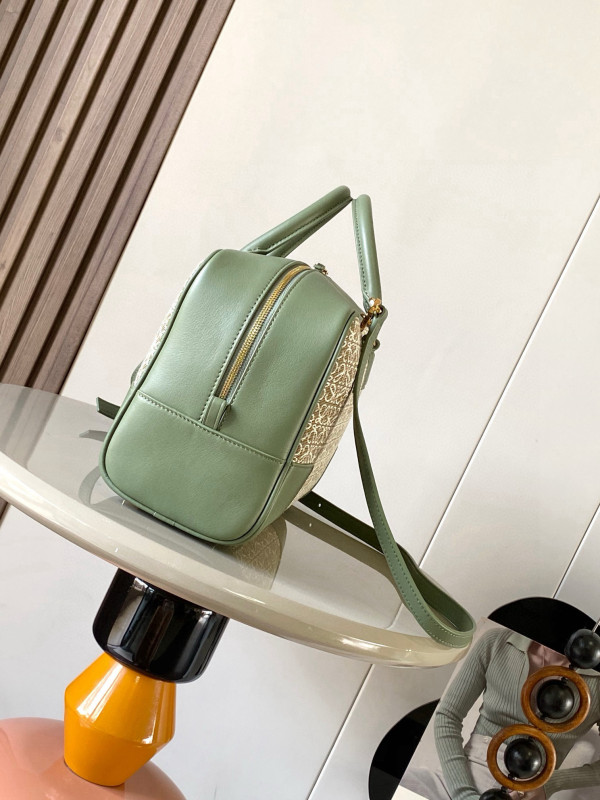 Loewe Amazona 28 bag in nappa calfskin - 28*11*18CM [C21P8-084446] CELINE CHANEL ACCESSORIES LOEWE SHOES LOUIS VUITTON DIRO YSL OTHER BRAND HANDBAGS BALENCIAGA BOTTEGA VENETA GOYARD HERMES BURBERRY VALENTINO GUCCI FENDI MIUMIU CHLOE PRADA BVLGARI SUITCASE NEW ARRIVAL 