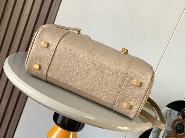 Loewe Amazona 28 bag in nappa calfskin - 28*11*18CM [9080沙色荔] CELINE CHANEL ACCESSORIES LOEWE SHOES LOUIS VUITTON DIRO YSL OTHER BRAND HANDBAGS BALENCIAGA BOTTEGA VENETA GOYARD HERMES BURBERRY VALENTINO GUCCI FENDI MIUMIU CHLOE PRADA BVLGARI SUITCASE NEW ARRIVAL 