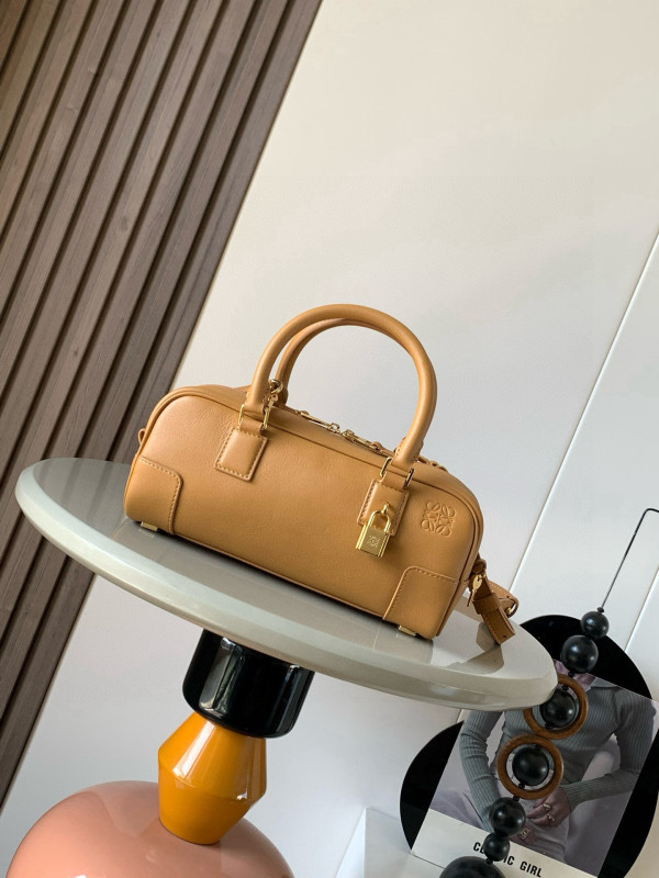 (image for) Loewe Amazona 23 cropped bag in nappa calfskin - 23*10*11CM