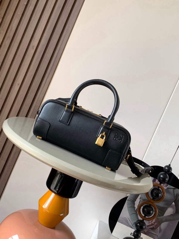 (image for) Loewe Amazona 23 cropped bag in nappa calfskin - 23*10*11CM