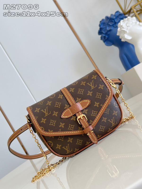 Louis Vuitton Solo - 11.6 x 4 x 15.7CM [M27096] CELINE CHANEL ACCESSORIES LOEWE SHOES LOUIS VUITTON DIRO YSL OTHER BRAND HANDBAGS BALENCIAGA BOTTEGA VENETA GOYARD HERMES BURBERRY VALENTINO GUCCI FENDI MIUMIU CHLOE PRADA BVLGARI SUITCASE NEW ARRIVAL 