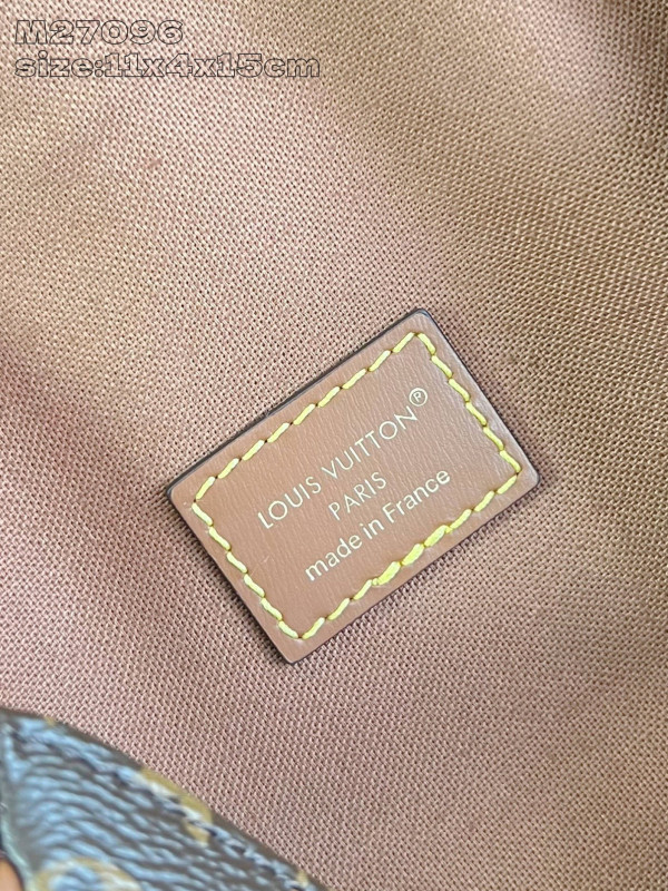 Louis Vuitton Solo - 11.6 x 4 x 15.7CM [M27096] CELINE CHANEL ACCESSORIES LOEWE SHOES LOUIS VUITTON DIRO YSL OTHER BRAND HANDBAGS BALENCIAGA BOTTEGA VENETA GOYARD HERMES BURBERRY VALENTINO GUCCI FENDI MIUMIU CHLOE PRADA BVLGARI SUITCASE NEW ARRIVAL 