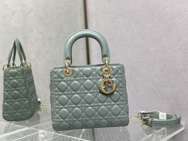 LADY DIRO MEDIUM LAMBSKIN - 24CM [C21P1-013632] CELINE CHANEL ACCESSORIES LOEWE SHOES LOUIS VUITTON DIRO YSL OTHER BRAND HANDBAGS BALENCIAGA BOTTEGA VENETA GOYARD HERMES BURBERRY VALENTINO GUCCI FENDI MIUMIU CHLOE PRADA BVLGARI SUITCASE NEW ARRIVAL 