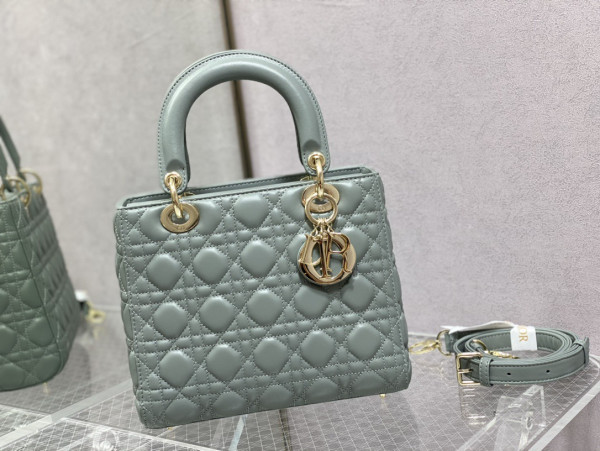 LADY DIRO MEDIUM LAMBSKIN - 24CM [C21P1-013632] CELINE CHANEL ACCESSORIES LOEWE SHOES LOUIS VUITTON DIRO YSL OTHER BRAND HANDBAGS BALENCIAGA BOTTEGA VENETA GOYARD HERMES BURBERRY VALENTINO GUCCI FENDI MIUMIU CHLOE PRADA BVLGARI SUITCASE NEW ARRIVAL 