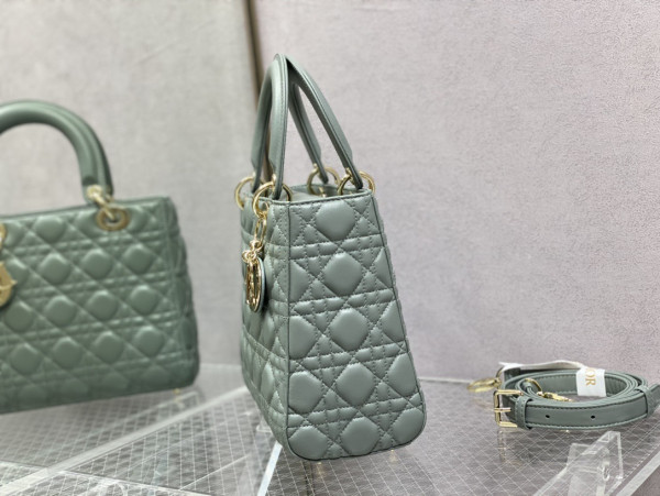 LADY DIRO MEDIUM LAMBSKIN - 24CM [C21P1-013632] CELINE CHANEL ACCESSORIES LOEWE SHOES LOUIS VUITTON DIRO YSL OTHER BRAND HANDBAGS BALENCIAGA BOTTEGA VENETA GOYARD HERMES BURBERRY VALENTINO GUCCI FENDI MIUMIU CHLOE PRADA BVLGARI SUITCASE NEW ARRIVAL 