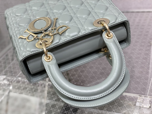 LADY DIRO MEDIUM LAMBSKIN - 24CM [C21P1-013632] CELINE CHANEL ACCESSORIES LOEWE SHOES LOUIS VUITTON DIRO YSL OTHER BRAND HANDBAGS BALENCIAGA BOTTEGA VENETA GOYARD HERMES BURBERRY VALENTINO GUCCI FENDI MIUMIU CHLOE PRADA BVLGARI SUITCASE NEW ARRIVAL 