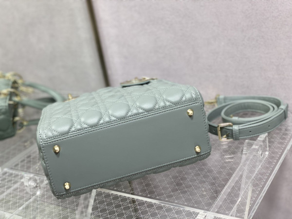 LADY DIRO MEDIUM LAMBSKIN - 24CM [C21P1-013632] CELINE CHANEL ACCESSORIES LOEWE SHOES LOUIS VUITTON DIRO YSL OTHER BRAND HANDBAGS BALENCIAGA BOTTEGA VENETA GOYARD HERMES BURBERRY VALENTINO GUCCI FENDI MIUMIU CHLOE PRADA BVLGARI SUITCASE NEW ARRIVAL 