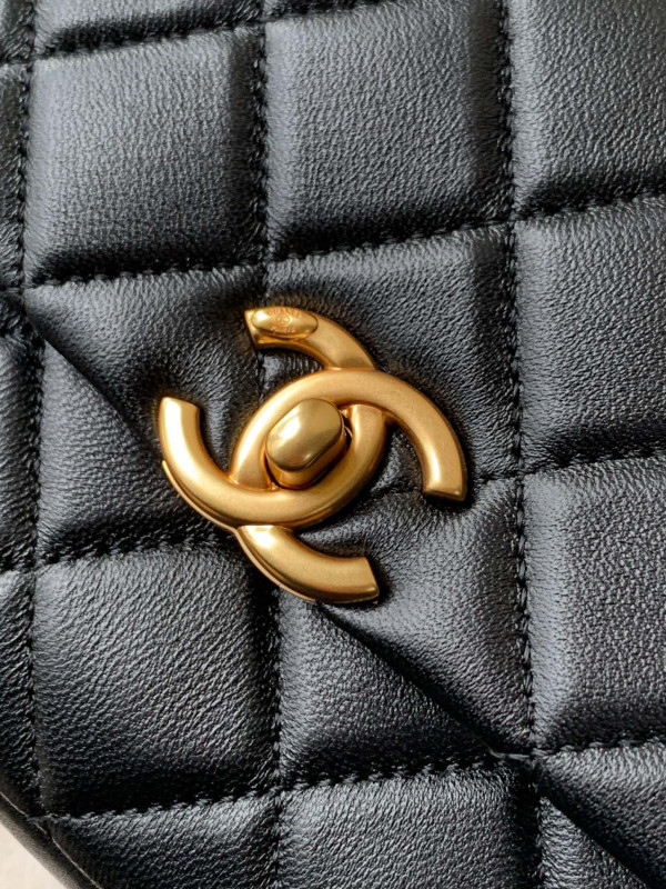 CL 25P FLAP BAG WITH LAMBSKIN - 15*22*5.5CM [C21N1-090025] CELINE CHANEL ACCESSORIES LOEWE SHOES LOUIS VUITTON DIRO YSL OTHER BRAND HANDBAGS BALENCIAGA BOTTEGA VENETA GOYARD HERMES BURBERRY VALENTINO GUCCI FENDI MIUMIU CHLOE PRADA BVLGARI SUITCASE NEW ARRIVAL 