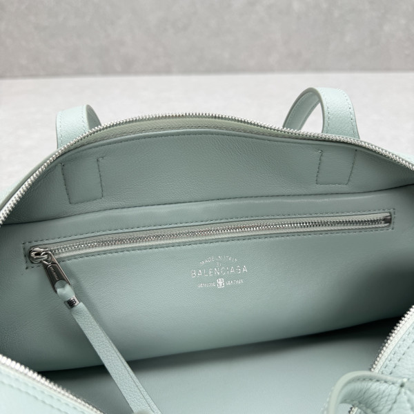 Balenciaga Carrie Bowling Bag - 34*12*12CM [C21MZ-081925] CELINE CHANEL ACCESSORIES LOEWE SHOES LOUIS VUITTON DIRO YSL OTHER BRAND HANDBAGS BALENCIAGA BOTTEGA VENETA GOYARD HERMES BURBERRY VALENTINO GUCCI FENDI MIUMIU CHLOE PRADA BVLGARI SUITCASE NEW ARRIVAL 