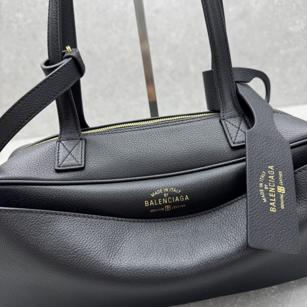 Balenciaga Carrie Bowling Bag - 34*12*12CM [92945] CELINE CHANEL ACCESSORIES LOEWE SHOES LOUIS VUITTON DIRO YSL OTHER BRAND HANDBAGS BALENCIAGA BOTTEGA VENETA GOYARD HERMES BURBERRY VALENTINO GUCCI FENDI MIUMIU CHLOE PRADA BVLGARI SUITCASE NEW ARRIVAL 