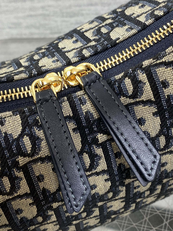 Diro Medium D-Dream Bag - 28*16*10CM [M6323] CELINE CHANEL ACCESSORIES LOEWE SHOES LOUIS VUITTON DIRO YSL OTHER BRAND HANDBAGS BALENCIAGA BOTTEGA VENETA GOYARD HERMES BURBERRY VALENTINO GUCCI FENDI MIUMIU CHLOE PRADA BVLGARI SUITCASE NEW ARRIVAL 
