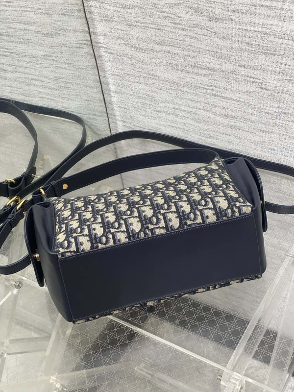 Diro Medium D-Dream Bag - 28*16*10CM [M6323] CELINE CHANEL ACCESSORIES LOEWE SHOES LOUIS VUITTON DIRO YSL OTHER BRAND HANDBAGS BALENCIAGA BOTTEGA VENETA GOYARD HERMES BURBERRY VALENTINO GUCCI FENDI MIUMIU CHLOE PRADA BVLGARI SUITCASE NEW ARRIVAL 