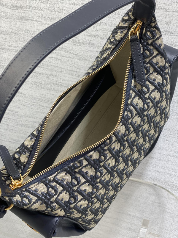 Diro Medium D-Dream Bag - 28*16*10CM [M6323] CELINE CHANEL ACCESSORIES LOEWE SHOES LOUIS VUITTON DIRO YSL OTHER BRAND HANDBAGS BALENCIAGA BOTTEGA VENETA GOYARD HERMES BURBERRY VALENTINO GUCCI FENDI MIUMIU CHLOE PRADA BVLGARI SUITCASE NEW ARRIVAL 
