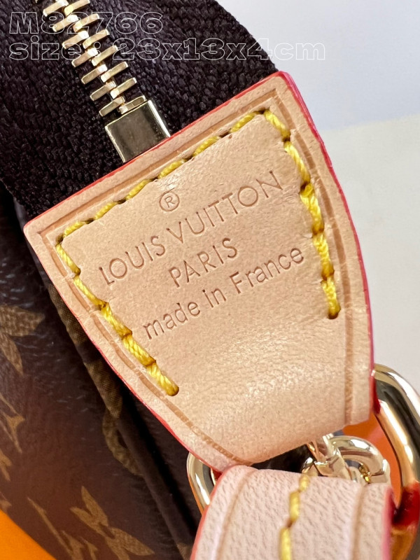 LOUIS VUITTON Pochette Accessoires -13*4*22CM [M82766] CELINE CHANEL ACCESSORIES LOEWE SHOES LOUIS VUITTON DIRO YSL OTHER BRAND HANDBAGS BALENCIAGA BOTTEGA VENETA GOYARD HERMES BURBERRY VALENTINO GUCCI FENDI MIUMIU CHLOE PRADA BVLGARI SUITCASE NEW ARRIVAL 