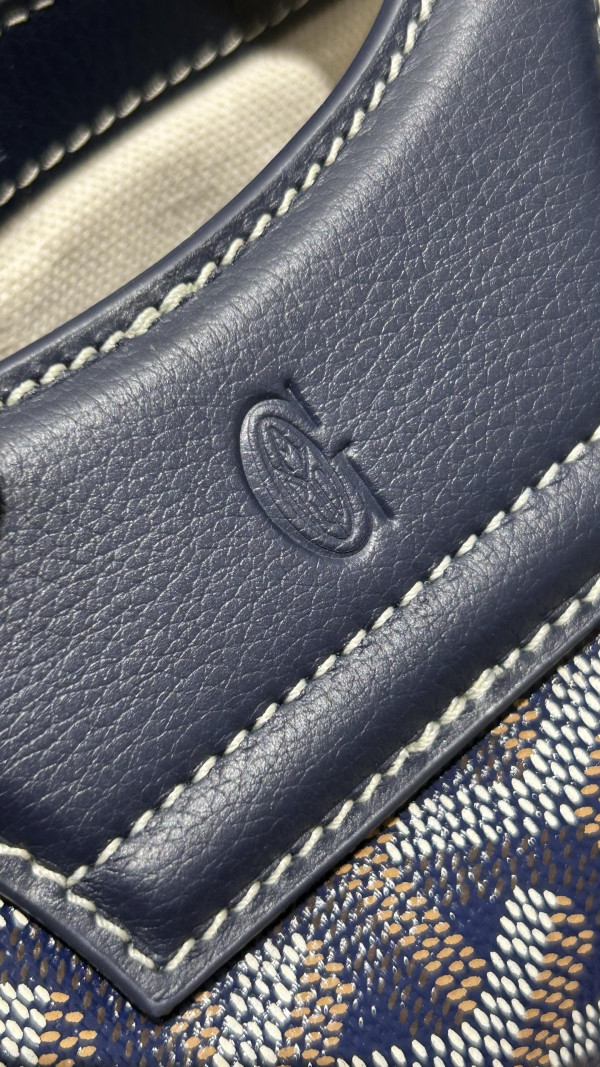 GOYARD BELUGA - 23×18.5×8cm [C21MR-093623] CELINE CHANEL ACCESSORIES LOEWE SHOES LOUIS VUITTON DIRO YSL OTHER BRAND HANDBAGS BALENCIAGA BOTTEGA VENETA GOYARD HERMES BURBERRY VALENTINO GUCCI FENDI MIUMIU CHLOE PRADA BVLGARI SUITCASE NEW ARRIVAL 