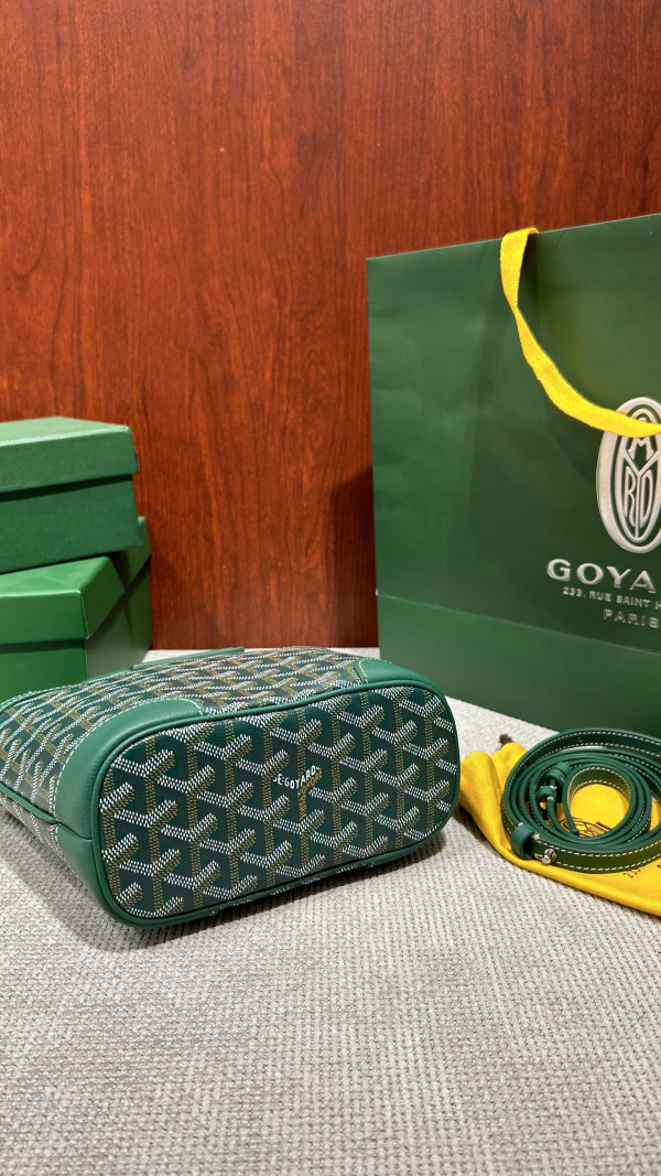 GOYARD BELUGA - 23×18.5×8cm [C21MR-093535] CELINE CHANEL ACCESSORIES LOEWE SHOES LOUIS VUITTON DIRO YSL OTHER BRAND HANDBAGS BALENCIAGA BOTTEGA VENETA GOYARD HERMES BURBERRY VALENTINO GUCCI FENDI MIUMIU CHLOE PRADA BVLGARI SUITCASE NEW ARRIVAL 