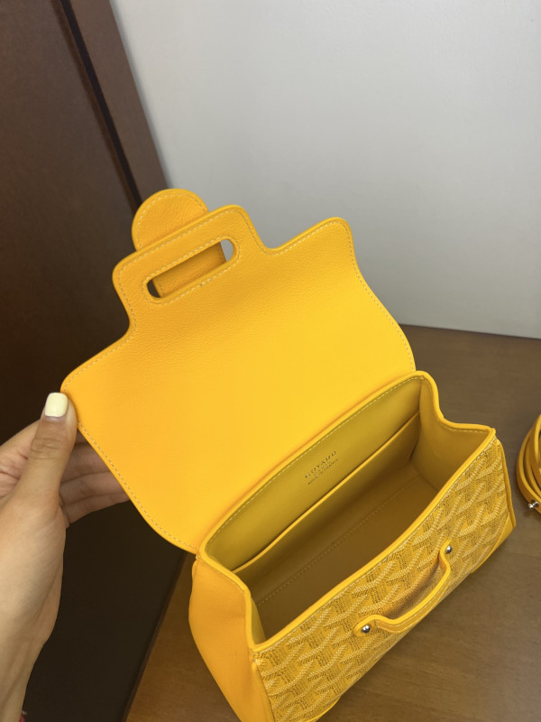 GOYARD SAIGON MINI - 20x14.5×9cm [C21MR-090409] CELINE CHANEL ACCESSORIES LOEWE SHOES LOUIS VUITTON DIRO YSL OTHER BRAND HANDBAGS BALENCIAGA BOTTEGA VENETA GOYARD HERMES BURBERRY VALENTINO GUCCI FENDI MIUMIU CHLOE PRADA BVLGARI SUITCASE NEW ARRIVAL 