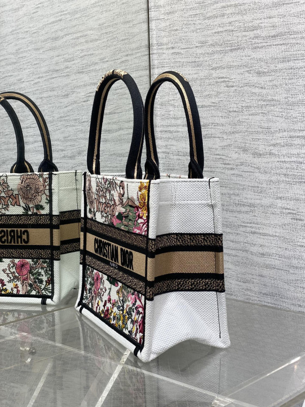 DIRO BOOK TOTE-26CM/36CM/42CM [C21MN-092531] CELINE CHANEL ACCESSORIES LOEWE SHOES LOUIS VUITTON DIRO YSL OTHER BRAND HANDBAGS BALENCIAGA BOTTEGA VENETA GOYARD HERMES BURBERRY VALENTINO GUCCI FENDI MIUMIU CHLOE PRADA BVLGARI SUITCASE NEW ARRIVAL 