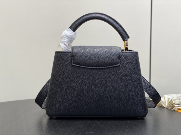 LOUIS VUITTON CAPUCINES BB-31.5*20*11CM [M14970黑色] CELINE CHANEL ACCESSORIES LOEWE SHOES LOUIS VUITTON DIRO YSL OTHER BRAND HANDBAGS BALENCIAGA BOTTEGA VENETA GOYARD HERMES BURBERRY VALENTINO GUCCI FENDI MIUMIU CHLOE PRADA BVLGARI SUITCASE NEW ARRIVAL 