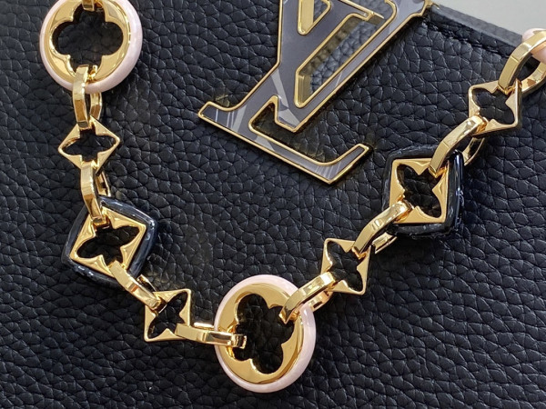 LOUIS VUITTON CAPUCINES BB-31.5*20*11CM [M14970黑色] CELINE CHANEL ACCESSORIES LOEWE SHOES LOUIS VUITTON DIRO YSL OTHER BRAND HANDBAGS BALENCIAGA BOTTEGA VENETA GOYARD HERMES BURBERRY VALENTINO GUCCI FENDI MIUMIU CHLOE PRADA BVLGARI SUITCASE NEW ARRIVAL 