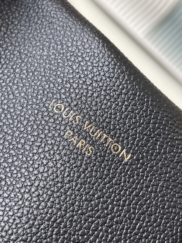 Louis Vuitton Express Travel - 20*27*45CM [M26037黑色] CELINE CHANEL ACCESSORIES LOEWE SHOES LOUIS VUITTON DIRO YSL OTHER BRAND HANDBAGS BALENCIAGA BOTTEGA VENETA GOYARD HERMES BURBERRY VALENTINO GUCCI FENDI MIUMIU CHLOE PRADA BVLGARI SUITCASE NEW ARRIVAL 