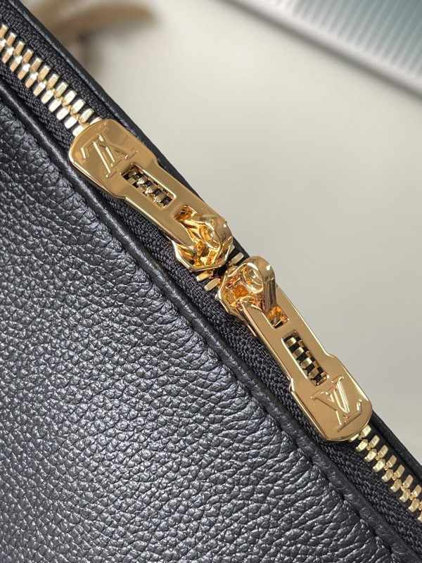 Louis Vuitton Express PM - 17*13.5*26CM [M26039 黑色] CELINE CHANEL ACCESSORIES LOEWE SHOES LOUIS VUITTON DIRO YSL OTHER BRAND HANDBAGS BALENCIAGA BOTTEGA VENETA GOYARD HERMES BURBERRY VALENTINO GUCCI FENDI MIUMIU CHLOE PRADA BVLGARI SUITCASE NEW ARRIVAL 
