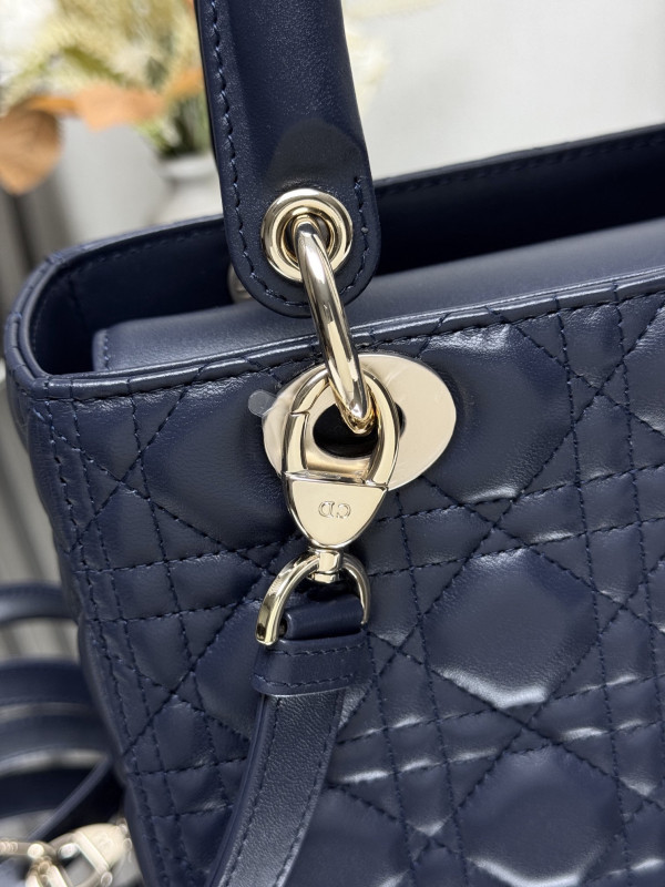 LADY DIRO MEDIUM LAMBSKIN - 24CM [C21ML-094945] CELINE CHANEL ACCESSORIES LOEWE SHOES LOUIS VUITTON DIRO YSL OTHER BRAND HANDBAGS BALENCIAGA BOTTEGA VENETA GOYARD HERMES BURBERRY VALENTINO GUCCI FENDI MIUMIU CHLOE PRADA BVLGARI SUITCASE NEW ARRIVAL 