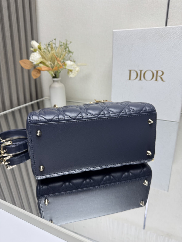 LADY DIRO MEDIUM LAMBSKIN - 24CM [C21ML-094945] CELINE CHANEL ACCESSORIES LOEWE SHOES LOUIS VUITTON DIRO YSL OTHER BRAND HANDBAGS BALENCIAGA BOTTEGA VENETA GOYARD HERMES BURBERRY VALENTINO GUCCI FENDI MIUMIU CHLOE PRADA BVLGARI SUITCASE NEW ARRIVAL 