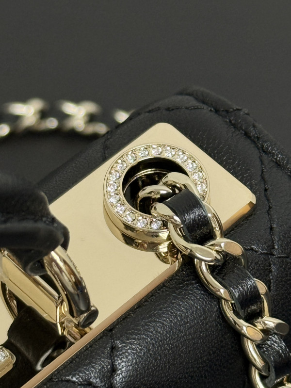 CL trendy CC -18CM [C21MJ-085346] CELINE CHANEL ACCESSORIES LOEWE SHOES LOUIS VUITTON DIRO YSL OTHER BRAND HANDBAGS BALENCIAGA BOTTEGA VENETA GOYARD HERMES BURBERRY VALENTINO GUCCI FENDI MIUMIU CHLOE PRADA BVLGARI SUITCASE NEW ARRIVAL 