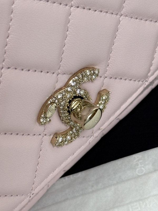 CL trendy CC -18CM [C21MJ-085213] CELINE CHANEL ACCESSORIES LOEWE SHOES LOUIS VUITTON DIRO YSL OTHER BRAND HANDBAGS BALENCIAGA BOTTEGA VENETA GOYARD HERMES BURBERRY VALENTINO GUCCI FENDI MIUMIU CHLOE PRADA BVLGARI SUITCASE NEW ARRIVAL 
