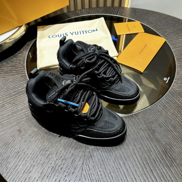 LOUIS VUITTON TRAINER SNEAKER [C21ME-080906] CELINE CHANEL ACCESSORIES LOEWE SHOES LOUIS VUITTON DIRO YSL OTHER BRAND HANDBAGS BALENCIAGA BOTTEGA VENETA GOYARD HERMES BURBERRY VALENTINO GUCCI FENDI MIUMIU CHLOE PRADA BVLGARI SUITCASE NEW ARRIVAL 