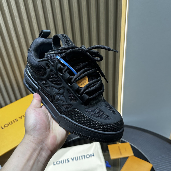 LOUIS VUITTON TRAINER SNEAKER [C21ME-080906] CELINE CHANEL ACCESSORIES LOEWE SHOES LOUIS VUITTON DIRO YSL OTHER BRAND HANDBAGS BALENCIAGA BOTTEGA VENETA GOYARD HERMES BURBERRY VALENTINO GUCCI FENDI MIUMIU CHLOE PRADA BVLGARI SUITCASE NEW ARRIVAL 
