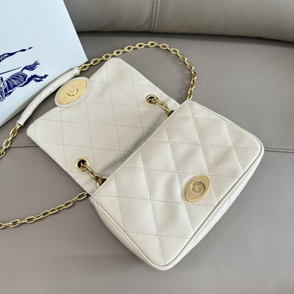 Burberry Small Strand Bag? - 20.5*7.5*16CM [C21MA-022535] CELINE CHANEL ACCESSORIES LOEWE SHOES LOUIS VUITTON DIRO YSL OTHER BRAND HANDBAGS BALENCIAGA BOTTEGA VENETA GOYARD HERMES BURBERRY VALENTINO GUCCI FENDI MIUMIU CHLOE PRADA BVLGARI SUITCASE NEW ARRIVAL 