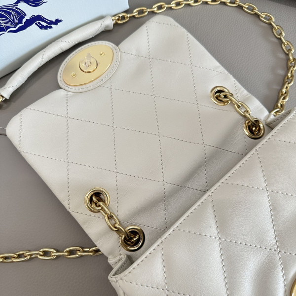 Burberry Small Strand Bag? - 20.5*7.5*16CM [C21MA-022535] CELINE CHANEL ACCESSORIES LOEWE SHOES LOUIS VUITTON DIRO YSL OTHER BRAND HANDBAGS BALENCIAGA BOTTEGA VENETA GOYARD HERMES BURBERRY VALENTINO GUCCI FENDI MIUMIU CHLOE PRADA BVLGARI SUITCASE NEW ARRIVAL 