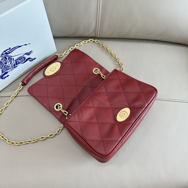 Burberry Small Strand Bag? - 20.5*7.5*16CM [C21MA-022229] CELINE CHANEL ACCESSORIES LOEWE SHOES LOUIS VUITTON DIRO YSL OTHER BRAND HANDBAGS BALENCIAGA BOTTEGA VENETA GOYARD HERMES BURBERRY VALENTINO GUCCI FENDI MIUMIU CHLOE PRADA BVLGARI SUITCASE NEW ARRIVAL 