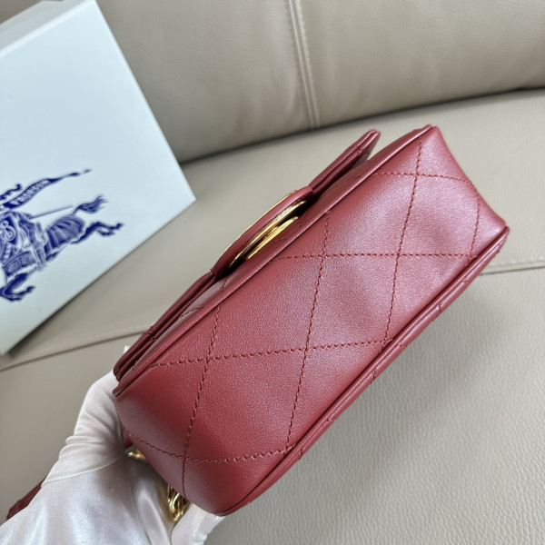 Burberry Small Strand Bag? - 20.5*7.5*16CM [C21MA-022229] CELINE CHANEL ACCESSORIES LOEWE SHOES LOUIS VUITTON DIRO YSL OTHER BRAND HANDBAGS BALENCIAGA BOTTEGA VENETA GOYARD HERMES BURBERRY VALENTINO GUCCI FENDI MIUMIU CHLOE PRADA BVLGARI SUITCASE NEW ARRIVAL 